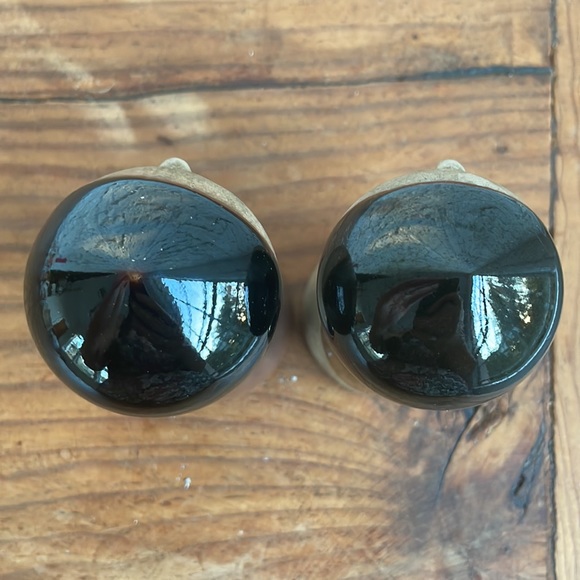 People Salt & Pepper Shakers - Picture 5 of 15